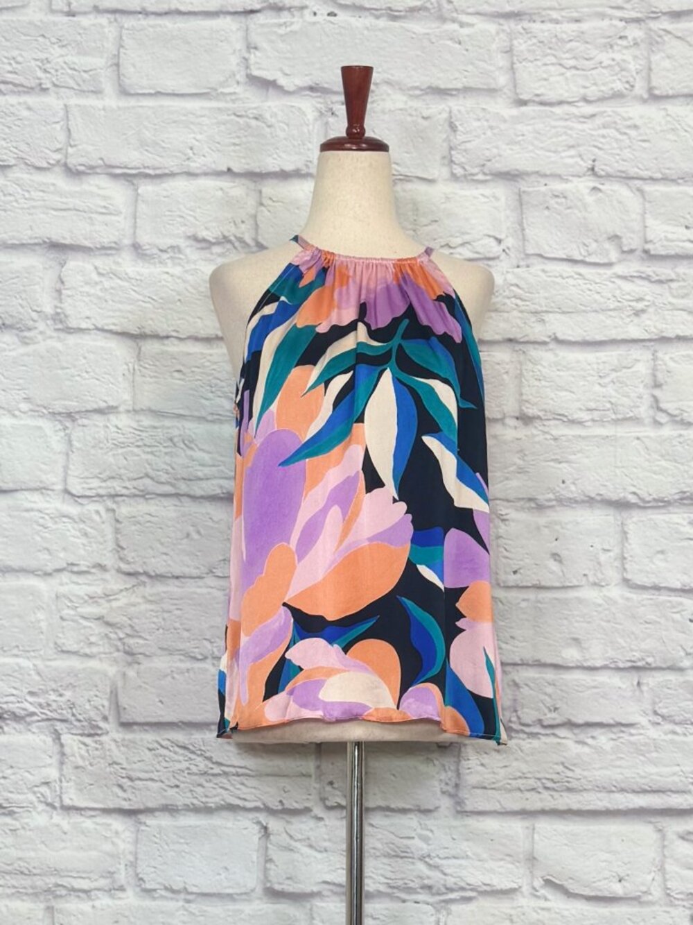 Hermoza Silk Floral Sleeveless Top